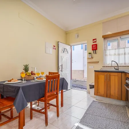 Casa Rosa * Алвор