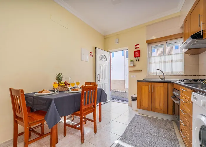 Casa Rosa * ألفور